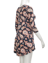 Load image into Gallery viewer, Floral Print 3/4 Sleeve Swing Tunic Top
