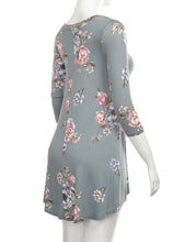 Load image into Gallery viewer, Floral Print 3/4 Sleeve Swing Tunic Top
